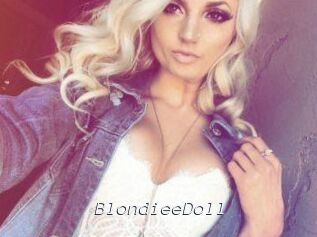 BlondieeDoll
