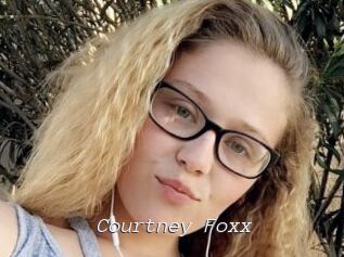 Courtney_Foxx