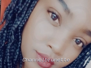 Channelbrunette