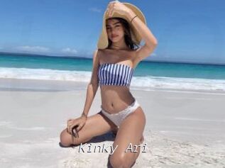 Kinky_Ari