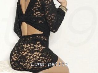 Luna_petite