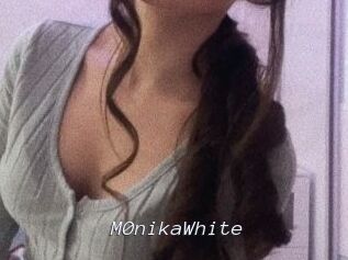 M0nikaWhite
