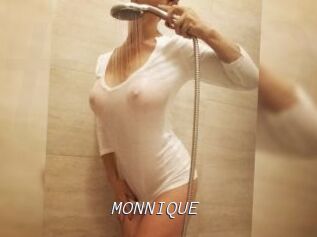 MONNIQUE_