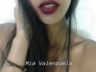 Mia_Valenzuela