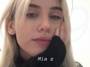Mia_z