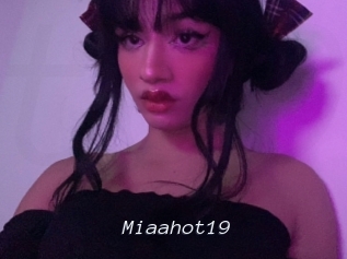 Miaahot19