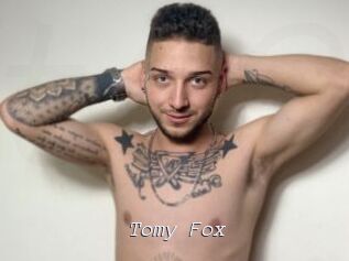 Tomy_Fox